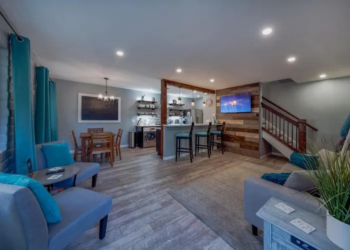 Pool, 2 Bedroom 1 Ba, Townhouse, Hikers Welcome Holiday home *