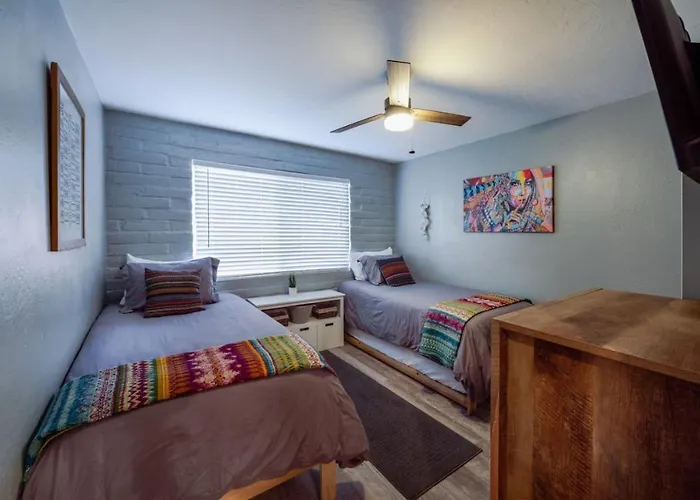 Pool, 2 Bedroom 1 Ba, Townhouse, Hikers Welcome Holiday home