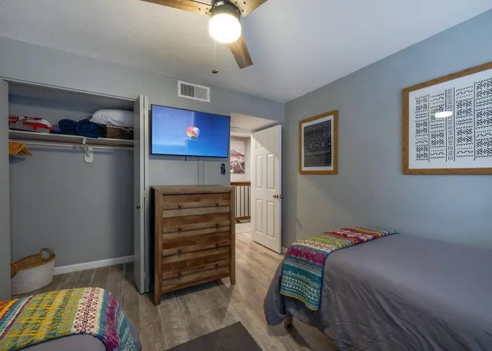 Holiday home Pool, 2 Bedroom 1 Ba, Townhouse, Hikers Welcome