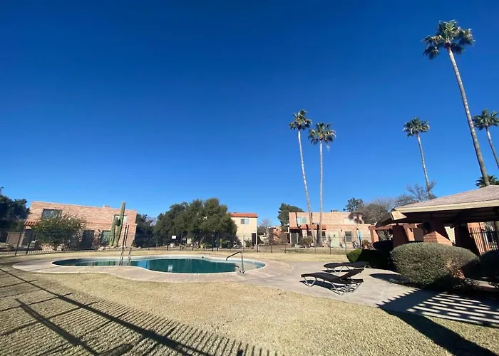 Holiday home Pool, 2 Bedroom 1 Ba, Townhouse, Hikers Welcome Tucson